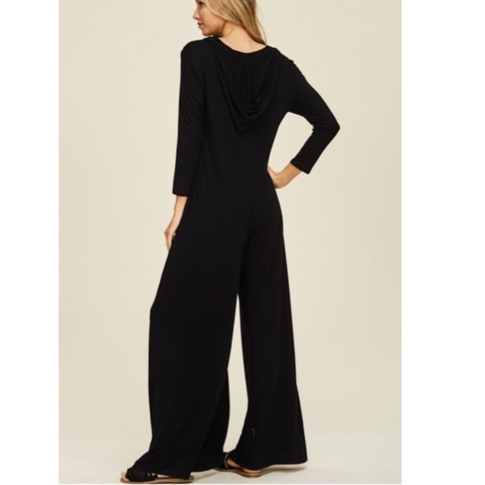 ✨LAST ONE ✨Wide leg hooded black jumpsuit - Picture 3 of 7